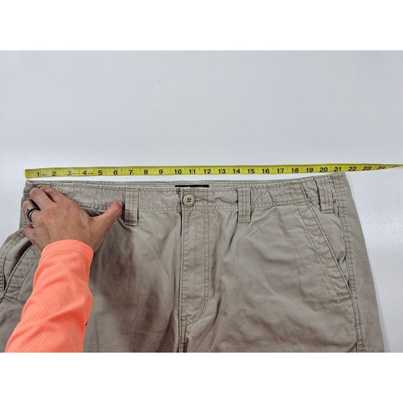 Eddie Bauer size 42 cargo shorts khaki outdoor casual flap pockets EUC men's ^ - Picture 4 of 5